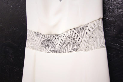 Robe de mariée ceinture ajourée
