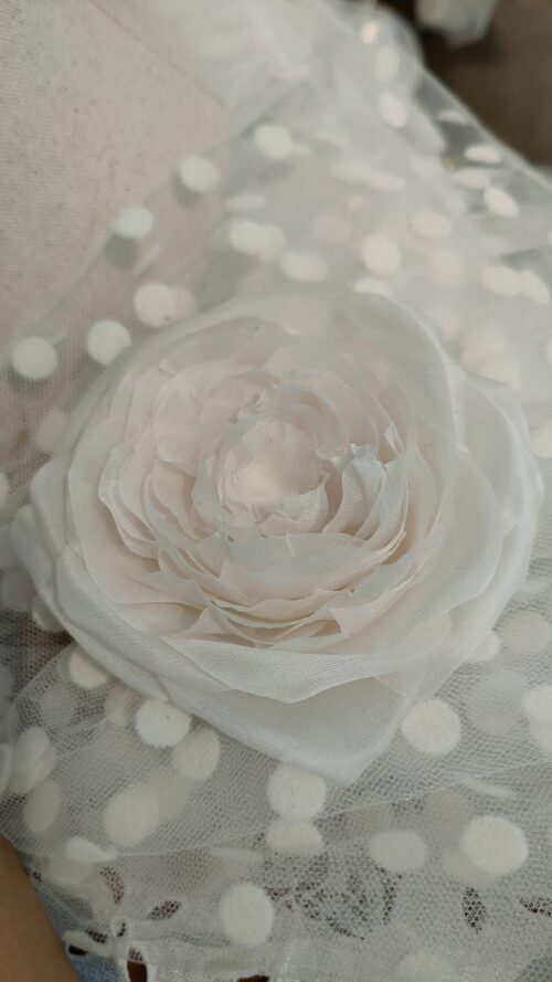 Rose L'Unique, pétales de soie ivoire – Image 3